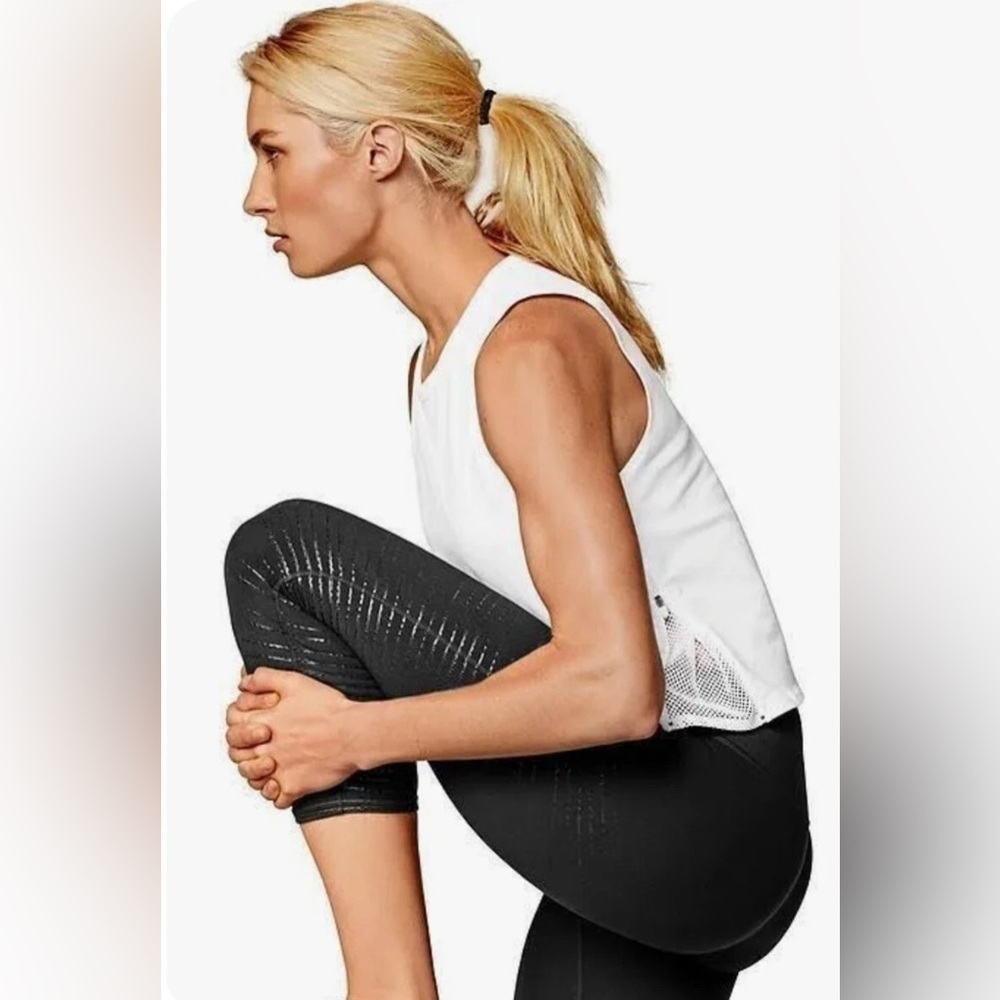 Athleta Gel Chaturanga Capri Black Women Medium Activewear Gym Stretch - Picture 2 of 12